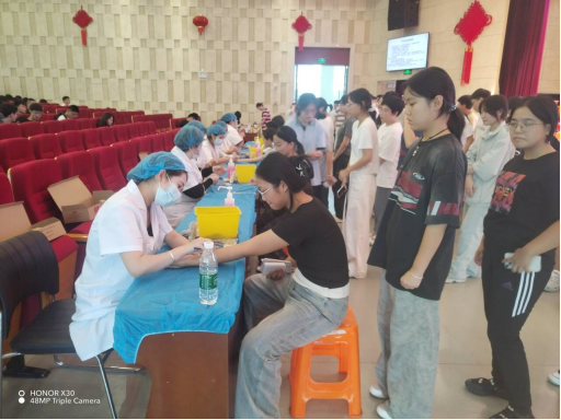 有序开展新生体检 为校园健康保驾护航
