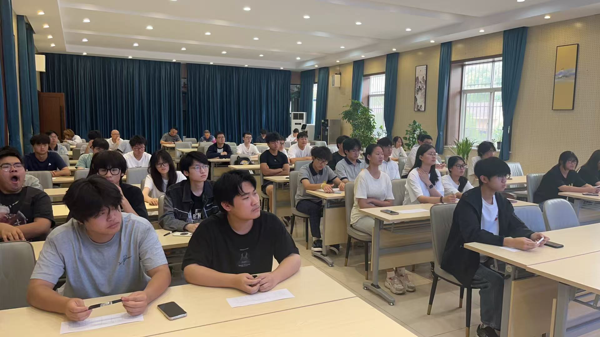 后勤管理处召开2026年春季师生座谈会 畅通渠道倾听心声