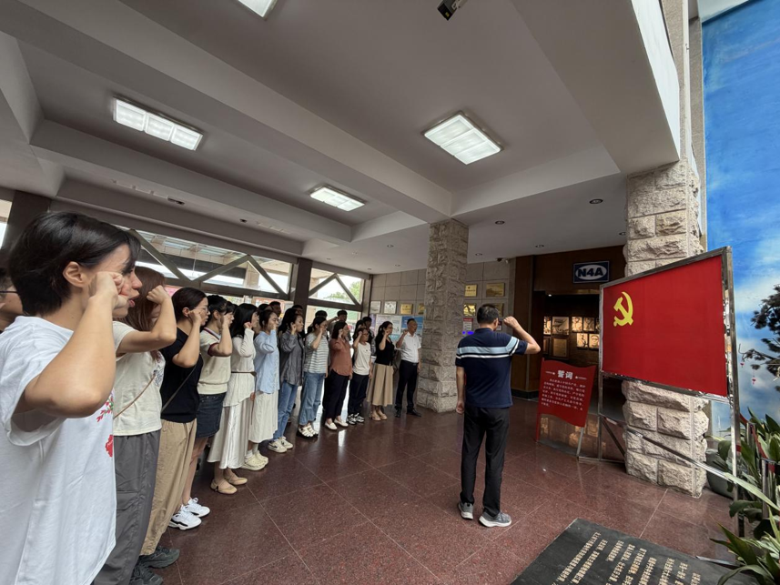 传承红色基因·共筑交通担当 ——交通工程学院师生赴镇江开展主题党团活动