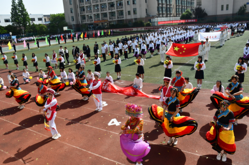 展民族特色，彰青春活力