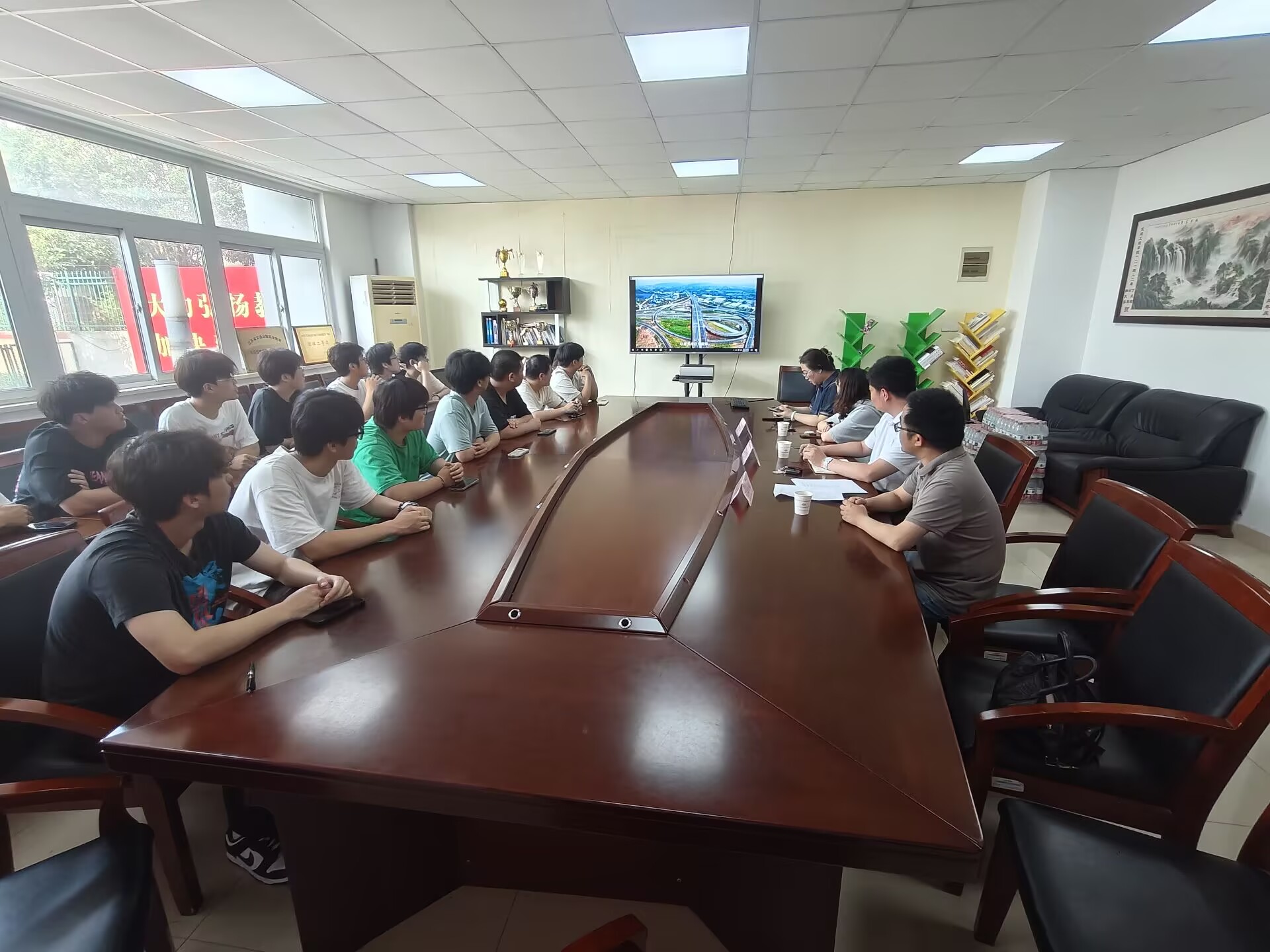 无锡交建集团走进交通工程学院开展企业宣讲暨“无锡交建订单班”专场面试会